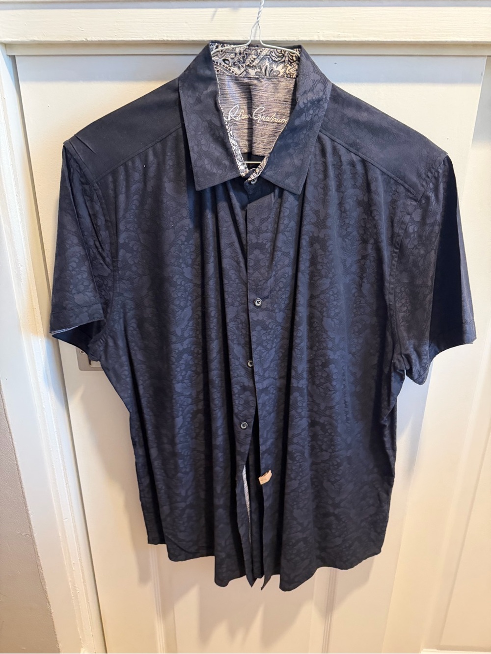 Robert Graham Men’s Short Sleeve Button-Up Shirt in Black